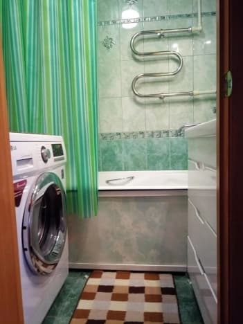 Купить трехкомнатную квартиру с балконом на вторичке в районе Дзержинский в Новосибирске. Вариант № 2195067, 1, площадь - квм, цена 5890000 рублей