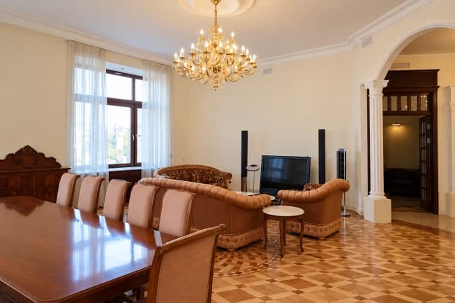 Снять многокомнатную квартиру большие в Москве. Вариант № 2362328, 1, площадь - квм, цена 1150000 рублей