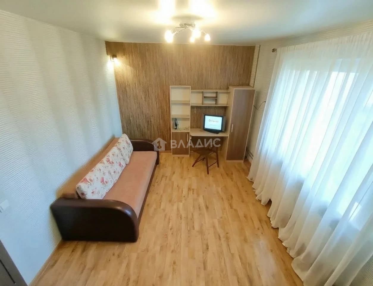 Photo 8