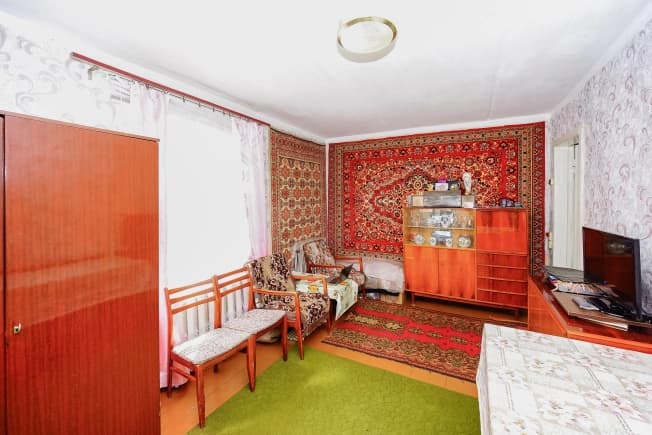 Купить квартиру на вторичке на улице Декабристов в Омске. Вариант № 2192776, 1, площадь - квм, цена 3600000 рублей