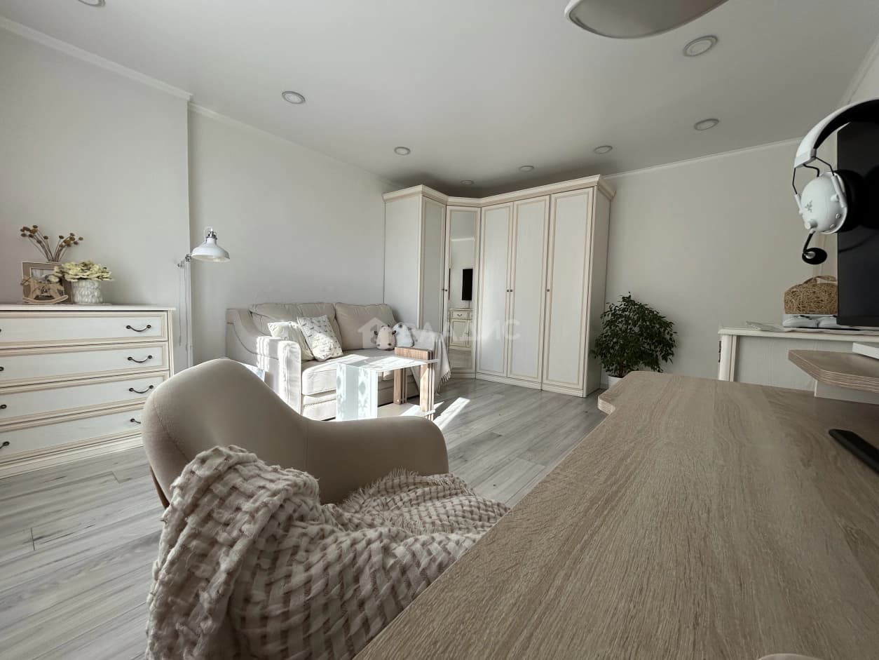 Photo 6
