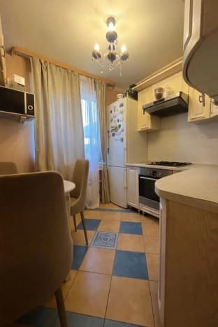 Купить трехкомнатную квартиру площадью 45 кв.м на вторичке в Москве. Вариант № 2398154, 1, площадь - квм, цена 12600000 рублей