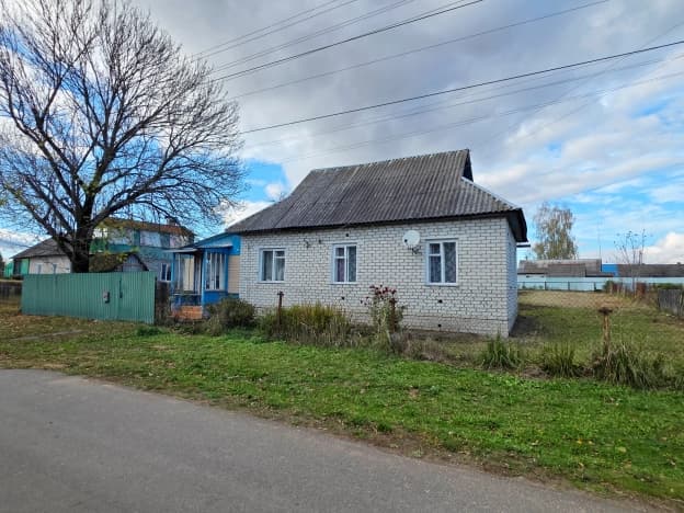 Купить дом в Брянской области. Вариант № 2242327, 0, площадь - квм, цена 1300000 рублей