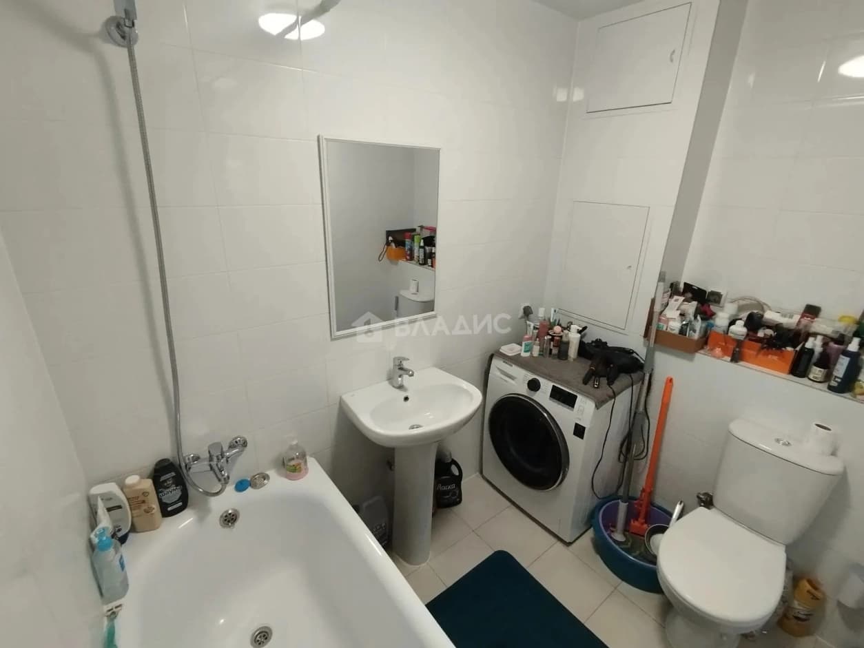 Photo 8