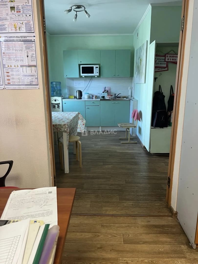 Photo 8
