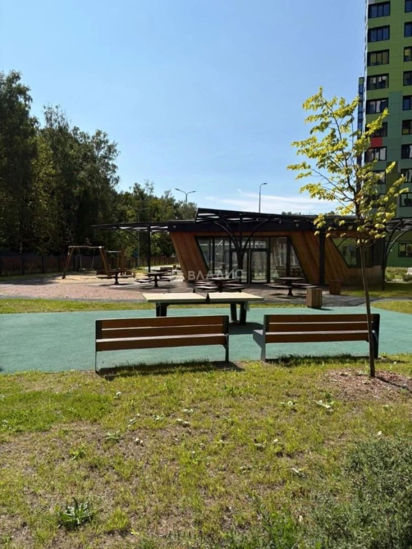 Photo 10
