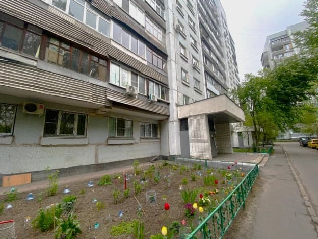Купить трехкомнатную квартиру на 1 этаже у метро Площадь Революции в Москве. Вариант № 2122035, 0, площадь - квм, цена 15750000 рублей