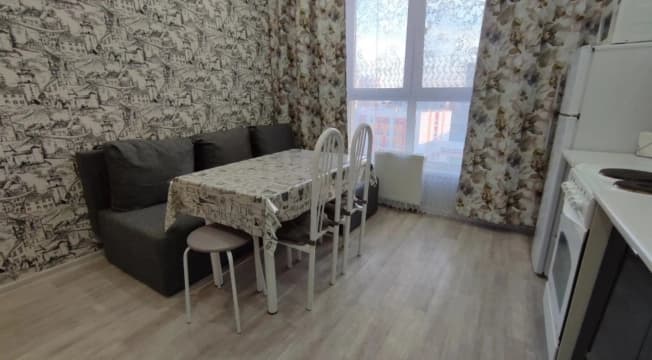 Снять однокомнатную квартиру на улице Строителей в Тобольске. Вариант № 1030872, 1, площадь - квм, цена 28000 рублей