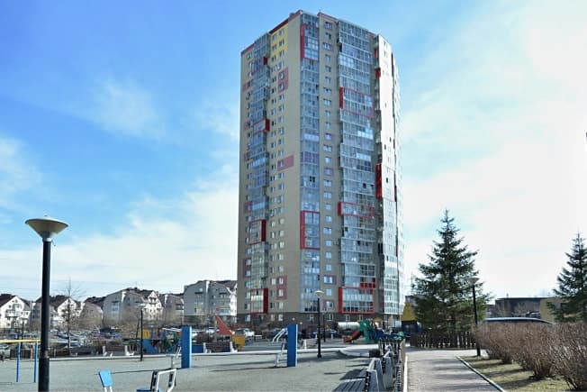 Купить трехкомнатную квартиру с ремонтом в Микрорайоне Тихий Центр в Новосибирске. Вариант № 2101527, 1, площадь - квм, цена 9600000 рублей