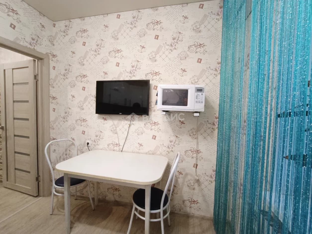 Photo 8