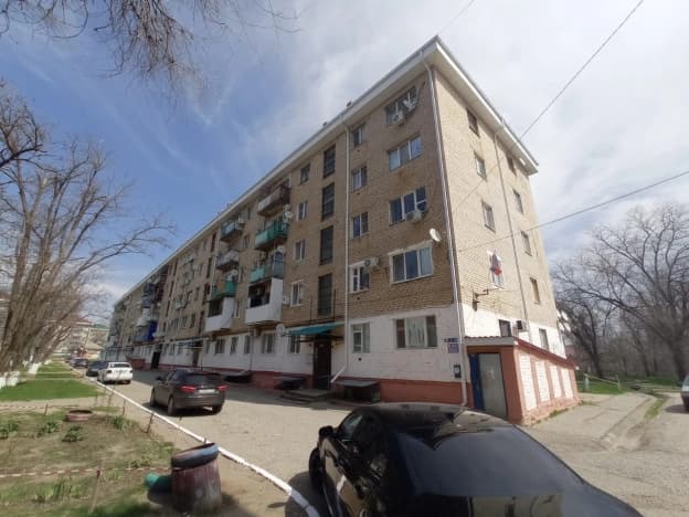 Купить трехкомнатную квартиру в районе Западный в Элисте. Вариант № 2164975, 0, площадь - квм, цена 4390000 рублей