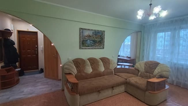 Снять трехкомнатную квартиру в Микрорайоне Иртышский, Тобольск в Тобольске. Вариант № 1548049, 1, площадь - квм, цена 35000 рублей