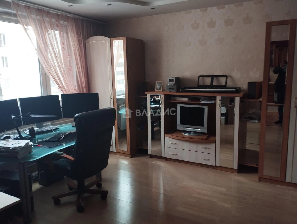 Photo 8