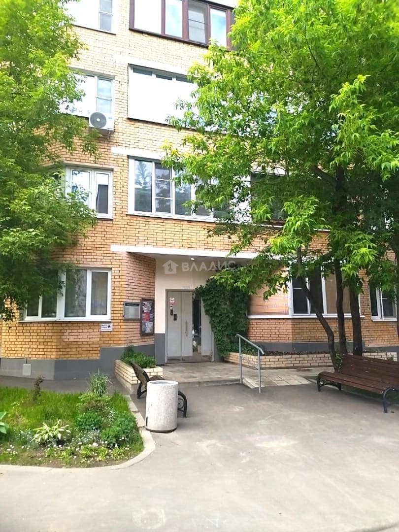 Photo 10