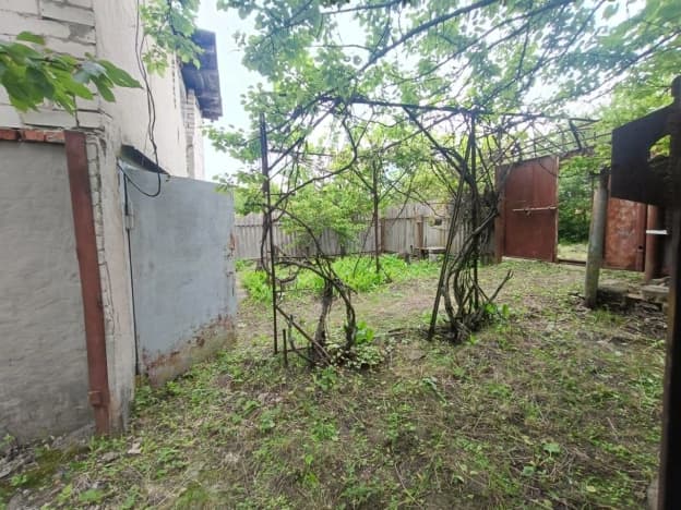 Купить земельный участок в Посёлоке Дубовом в Белгородском Муниципальном Округе в Микрорайоне Южный, посёлок Дубовое в Белгородской области. Вариант № 2227685, 1, площадь - квм, цена 650000 рублей