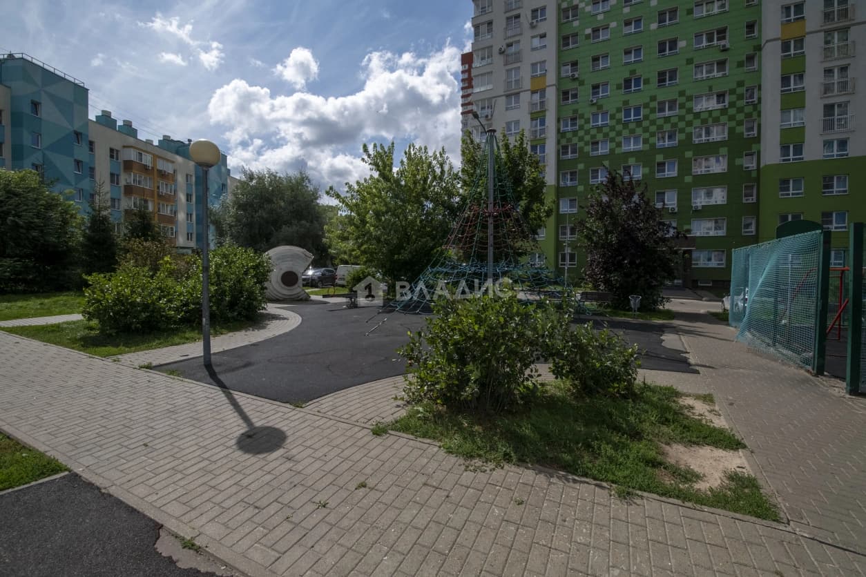 Photo 8