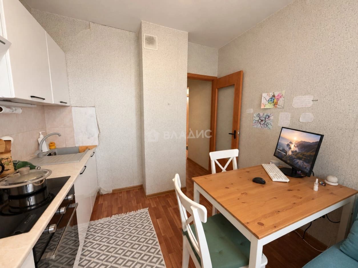 Photo 6