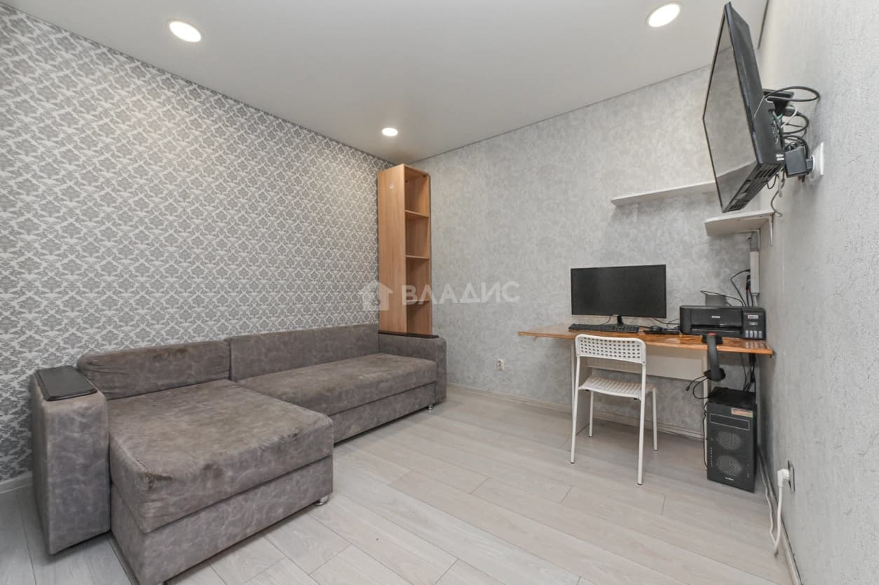 Photo 10