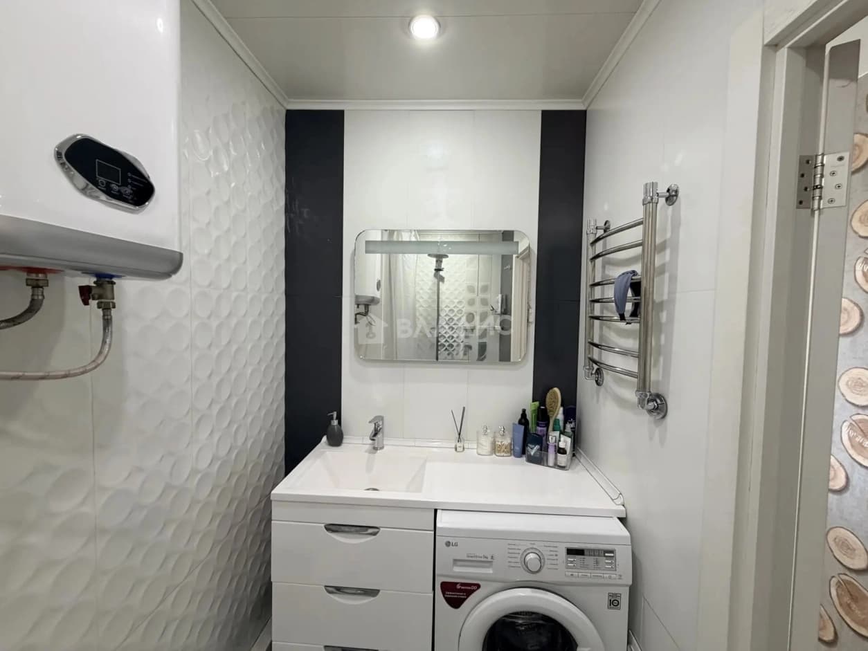 Photo 8