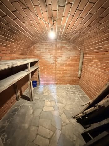 Снять гараж в Микрорайоне 7А, Тобольск в Тобольске. Вариант № 2175249, 0, площадь - квм, цена 15000 рублей