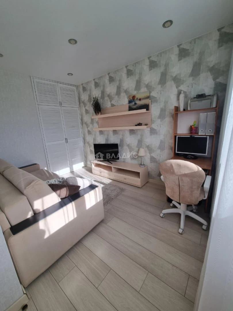 Photo 8