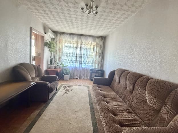 Купить квартиру с балконом на вторичке в Волгограде. Вариант № 2300873, 1, площадь - квм, цена 4850000 рублей