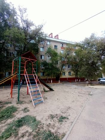 Купить трехкомнатную квартиру в районе Западный в Элисте. Вариант № 2063583, 0, площадь - квм, цена 4700000 рублей