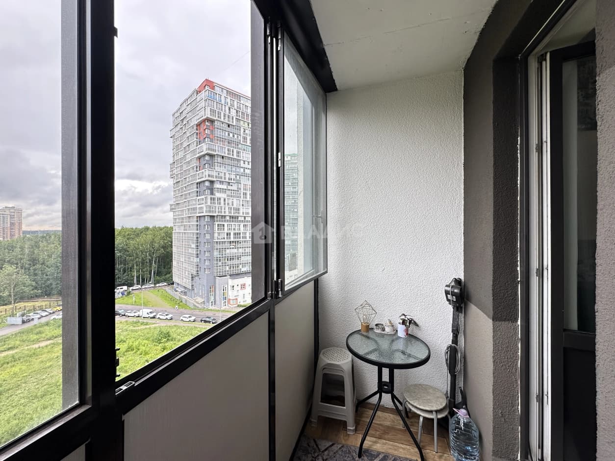 Photo 18
