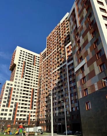 Купить трехкомнатную квартиру на вторичке в ЖК Моментс (Moments) в Москве. Вариант № 2384836, 1, площадь - квм, цена 15500000 рублей