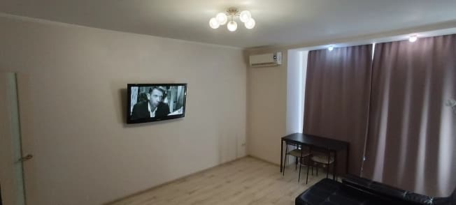 Снять квартиру на улице Лаптева в Омске. Вариант № 2245304, 1, площадь - квм, цена 35000 рублей