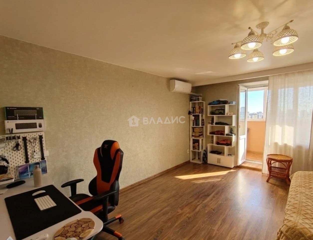 Photo 10