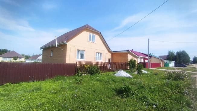 Купить дом на улице Набережная в Белебее. Вариант № 2003493, 0, площадь - квм, цена 6900000 рублей