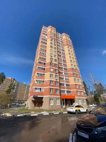 Купить однокомнатную квартиру в Посёлоке Городского Типе Серебряных Прудах в Муниципальном Округе Серебряных Прудах в Микрорайоне Западный, посёлок городского типа Серебряные Пруды в Московской области. Вариант № 2405965, 0, площадь - квм, цена 6800000 рублей