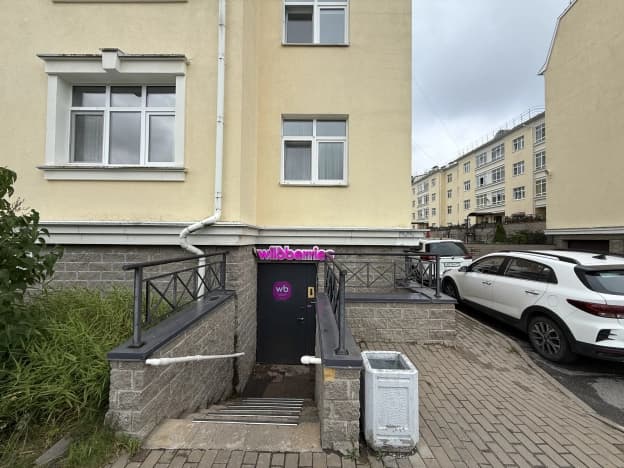 Купить коммерческую недвижимость свободного назначения в Ленинградской области. Вариант № 2214188, 1, площадь - квм, цена 10700000 рублей