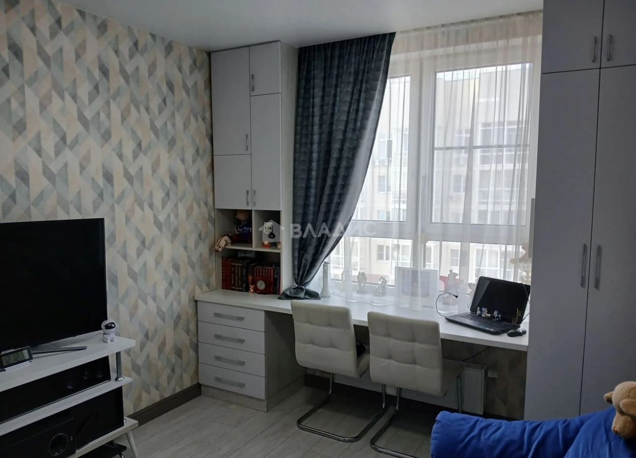 Photo 8