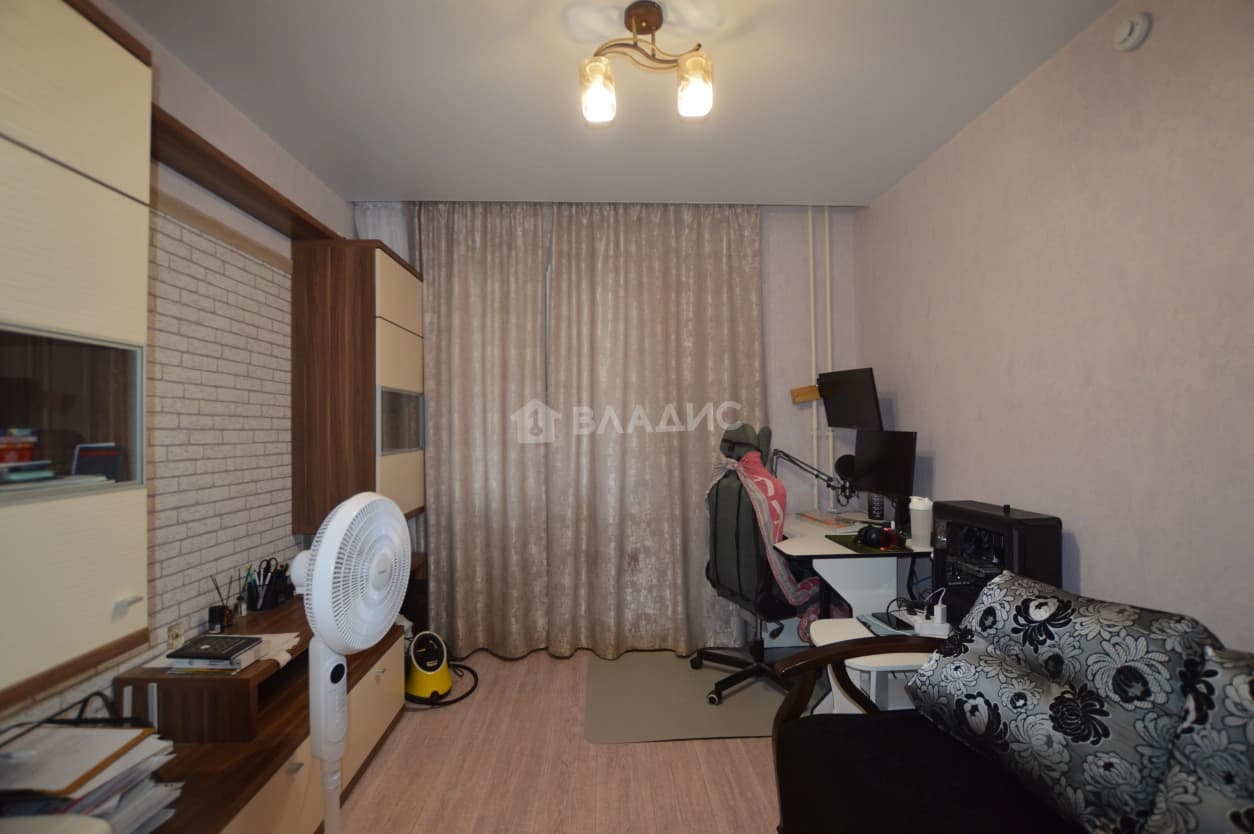 Photo 10