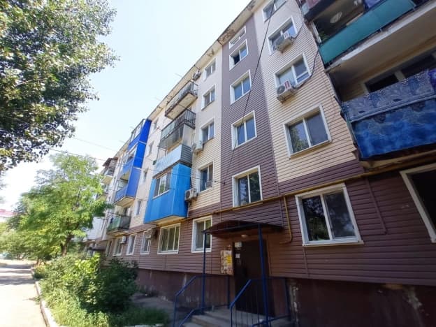 Купить трехкомнатную квартиру до 4,5 млн в Элисте. Вариант № 1964340, 0, площадь - квм, цена 4600000 рублей
