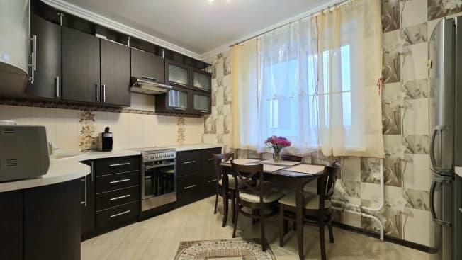 Купить квартиру с ремонтом в Микрорайоне 10-й в Липецке. Вариант № 2316978, 0, площадь - квм, цена 8750000 рублей