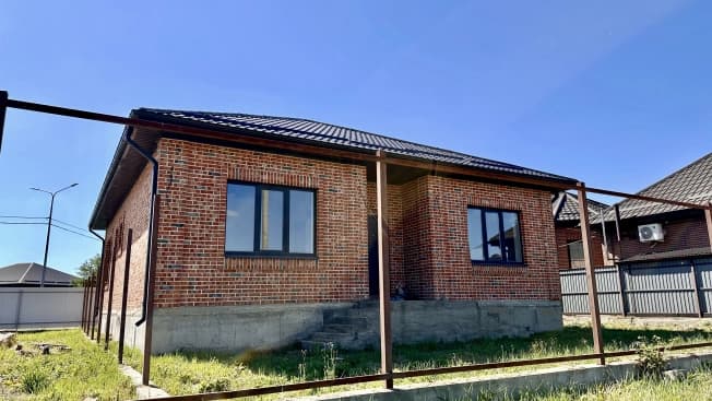 Купить дом в Посёлоке Широчанке в Ейском районе в Краснодарском крае. Вариант № 2280640, 0, площадь - квм, цена 9500000 рублей