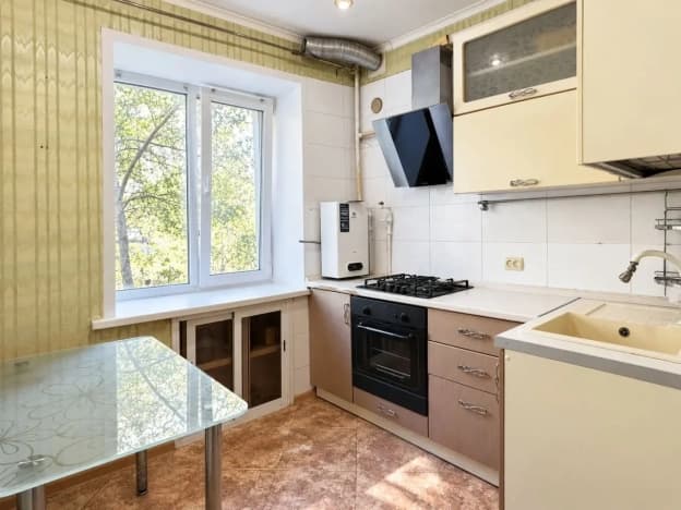 Купить двухкомнатную квартиру с ремонтом в Балакове. Вариант № 2360787, 0, площадь - квм, цена 2700000 рублей