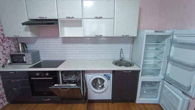 Снять квартиру в Микрорайоне 3Б, Тобольск в Тобольске. Вариант № 1220682, 1, площадь - квм, цена 35000 рублей