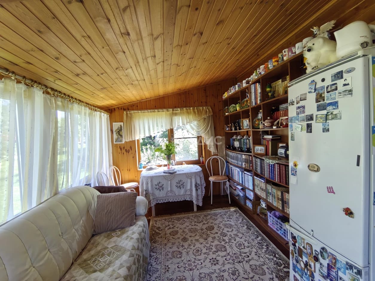 Photo 10