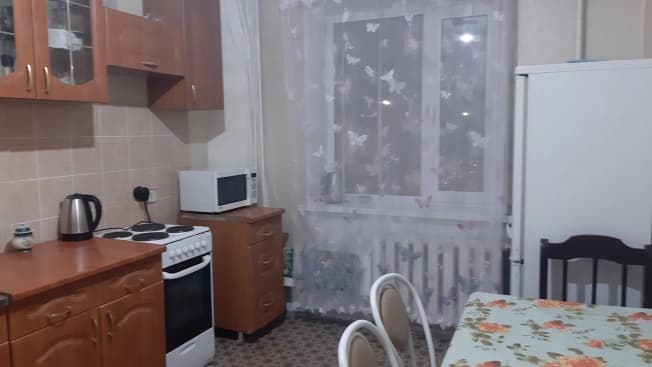 Снять трехкомнатную квартиру в Микрорайоне 8-й, Тобольск в Тобольске. Вариант № 1046825, 1, площадь - квм, цена 40000 рублей