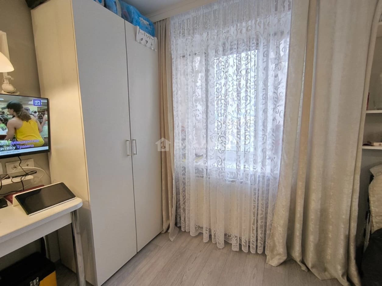 Photo 8