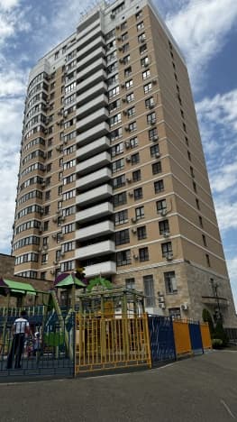 Купить квартиру на вторичке в ЖК Галактика в Краснодаре. Вариант № 1127273, 1, площадь - квм, цена 9800000 рублей