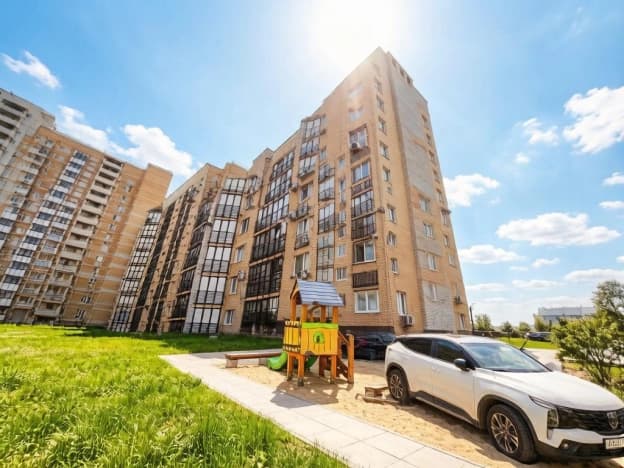 Купить квартиру в Микрорайоне Радуга в Омске. Вариант № 2106110, 0, площадь - квм, цена 9850000 рублей