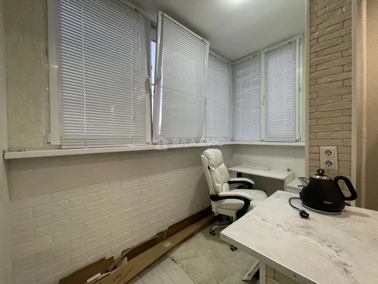 Photo 6