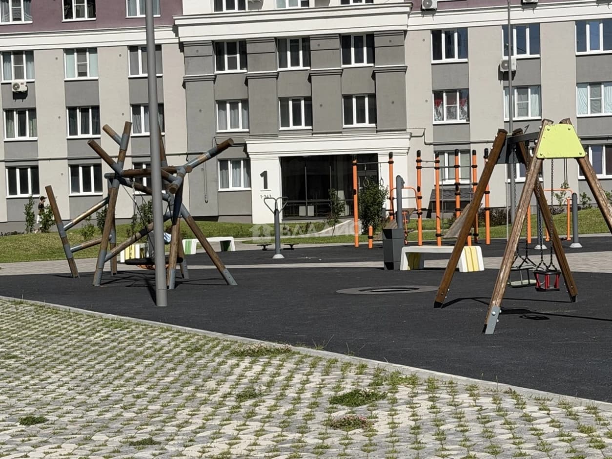 Photo 6