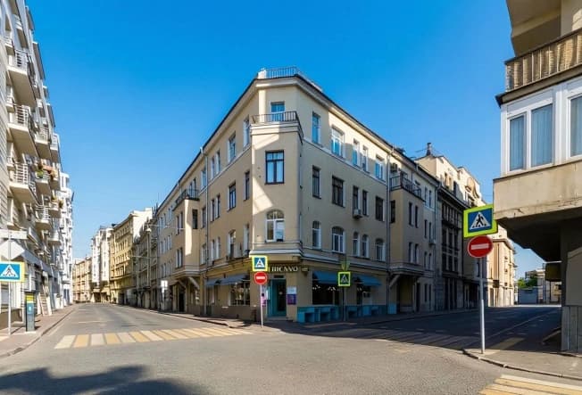 Купить квартиру на вторичке в Микрорайоне 16-й, район Орехово-Борисово Южное в Москве. Вариант № 2356283, 0, площадь - квм, цена 45000000 рублей