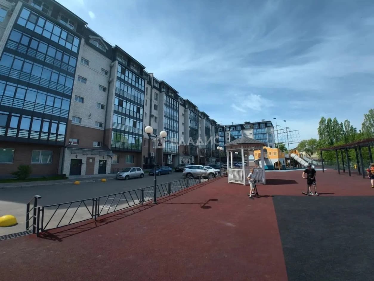 Photo 10